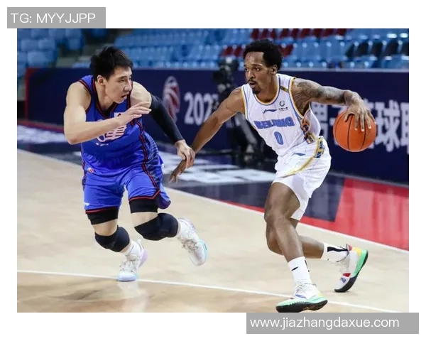 巴里-布朗带领球队实现三连胜，成全队禁区最大利器